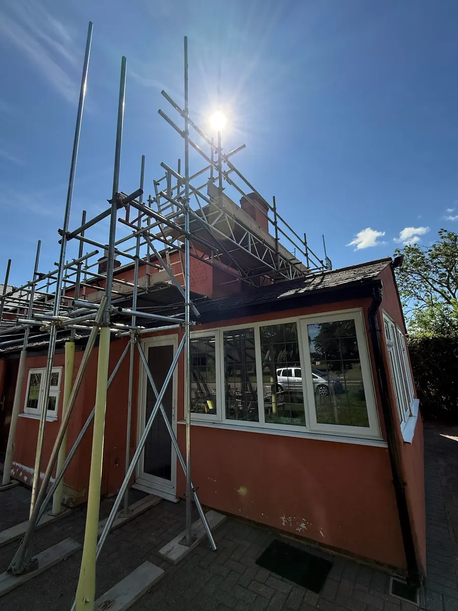 Roof-level scaffold on a house