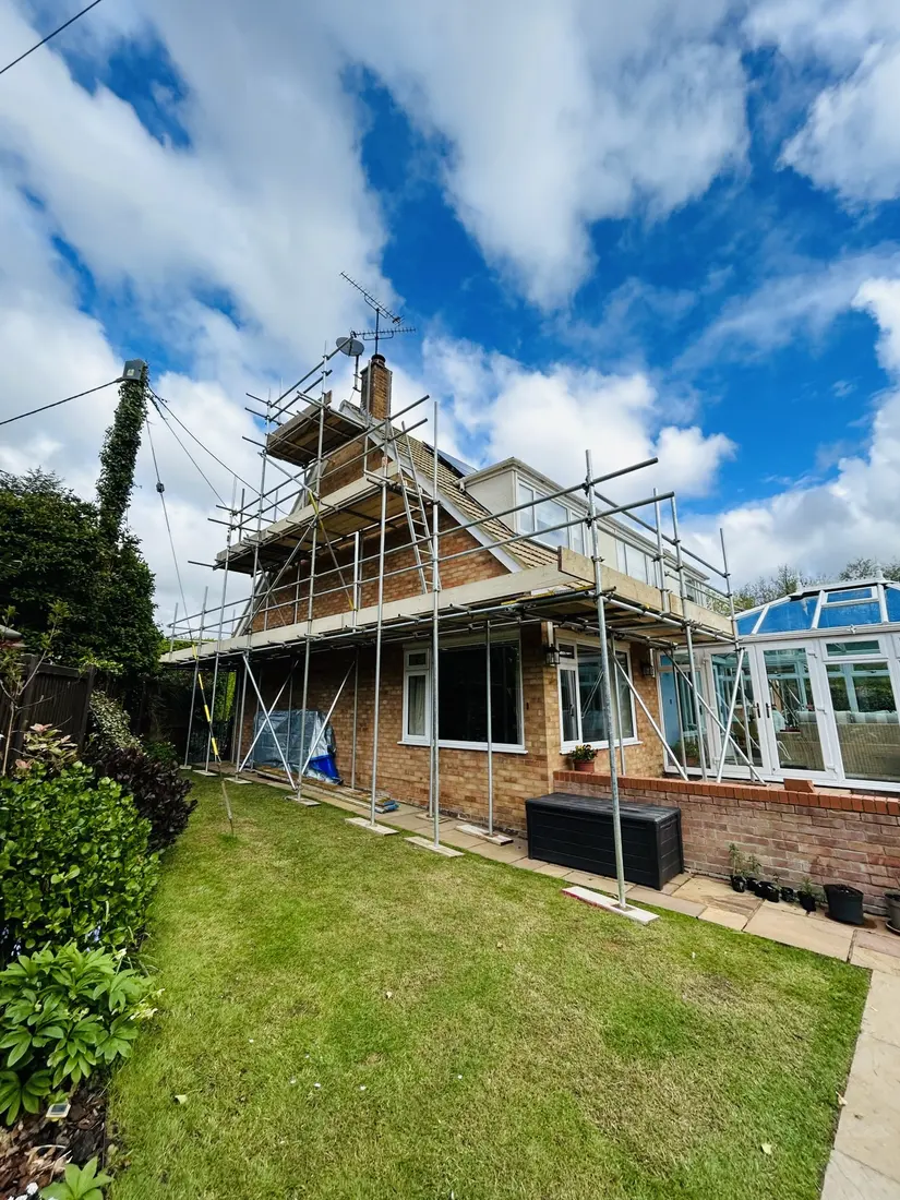 Roof scaffold on a chalet house by Falcon Scaffolding