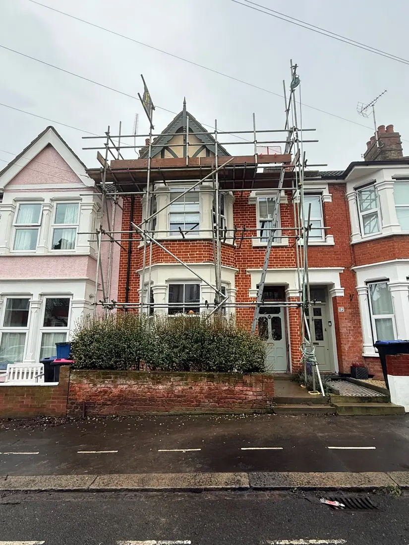 Scaffold on a terraced house by Falcon Scaffolding