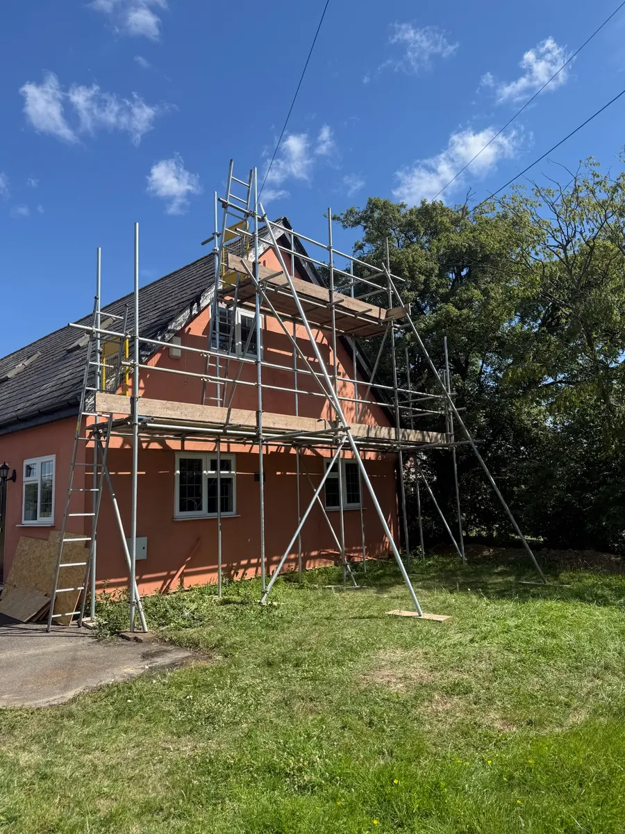 Scaffold to a gable end – Gable end access by Falcon Scaffolding